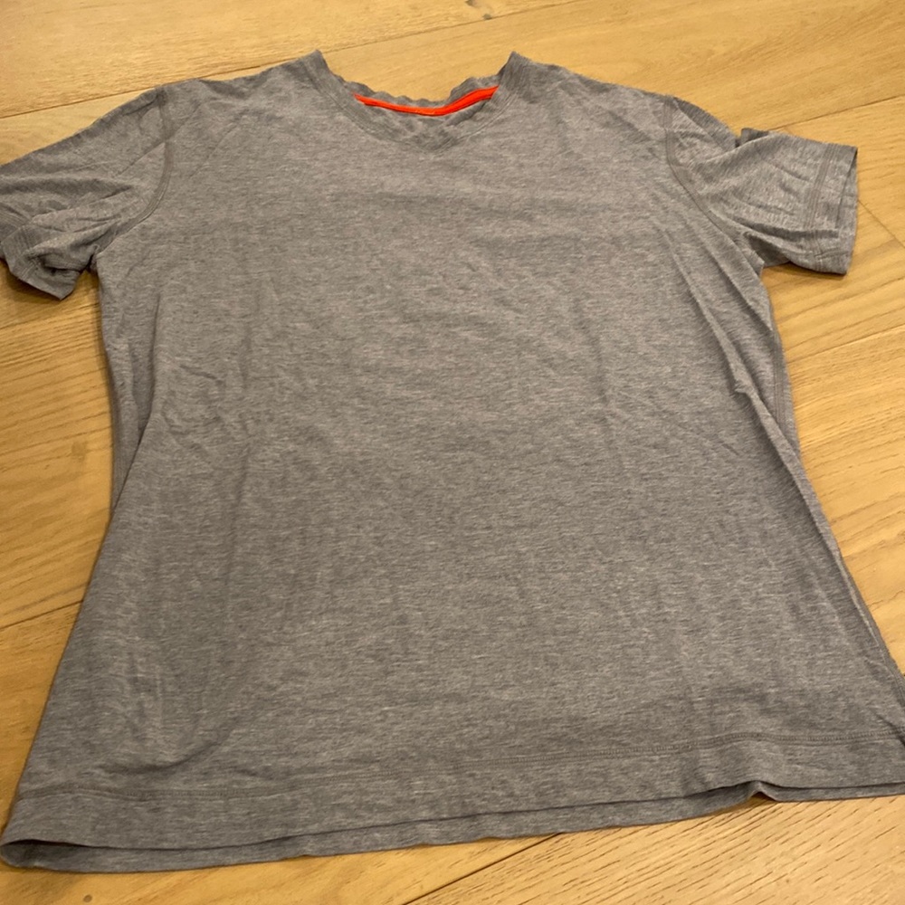 Mens V neck lululemon T-shirt
